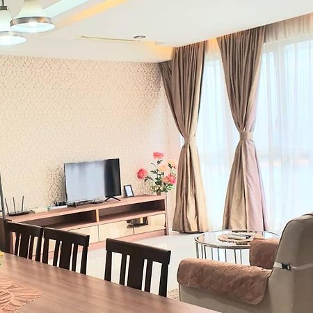 Regalia Suites Klcc View Rooftop Infinity Pool By Angkasa Homes Kuala Lumpur Extérieur photo