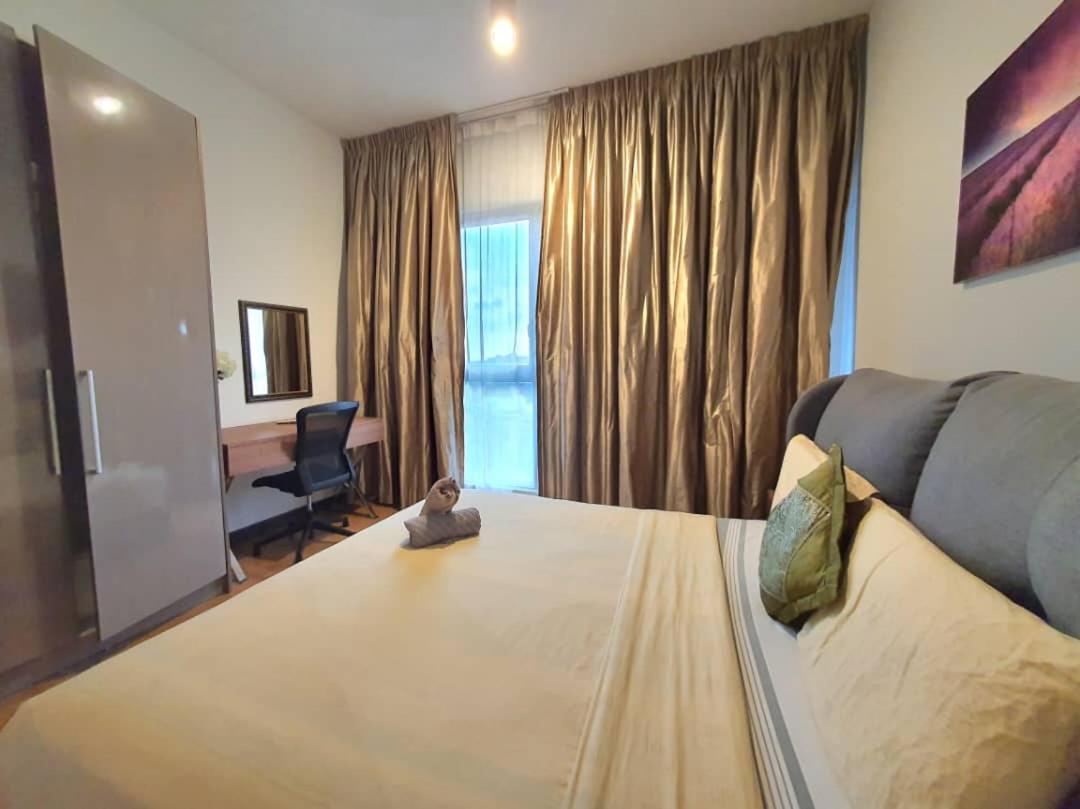Regalia Suites Klcc View Rooftop Infinity Pool By Angkasa Homes Kuala Lumpur Extérieur photo