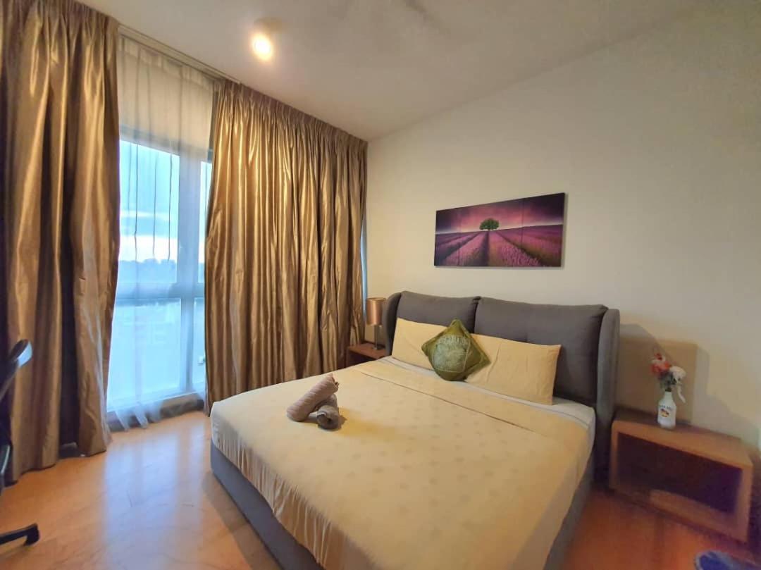 Regalia Suites Klcc View Rooftop Infinity Pool By Angkasa Homes Kuala Lumpur Extérieur photo