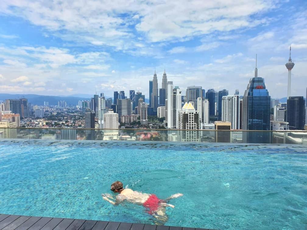 Regalia Suites Klcc View Rooftop Infinity Pool By Angkasa Homes Kuala Lumpur Extérieur photo