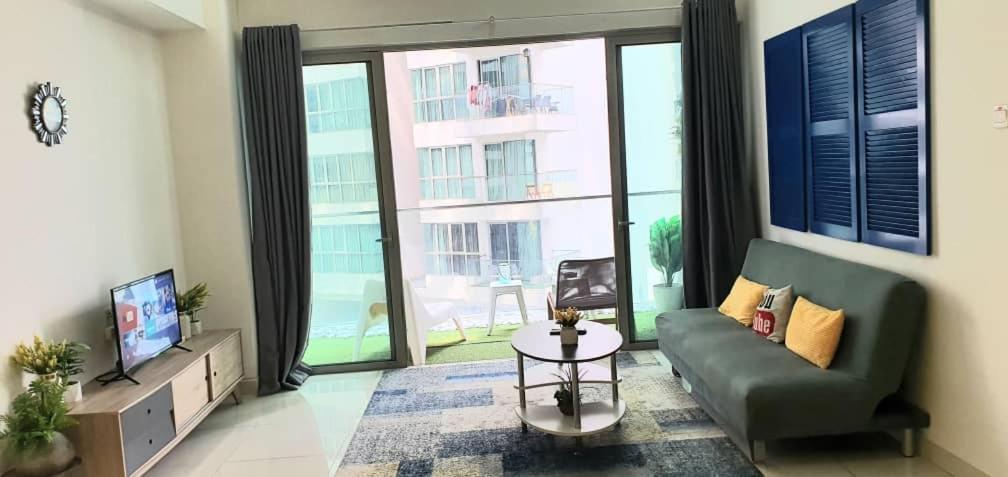Regalia Suites Klcc View Rooftop Infinity Pool By Angkasa Homes Kuala Lumpur Extérieur photo