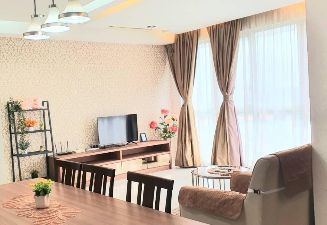 Regalia Suites Klcc View Rooftop Infinity Pool By Angkasa Homes Kuala Lumpur Extérieur photo