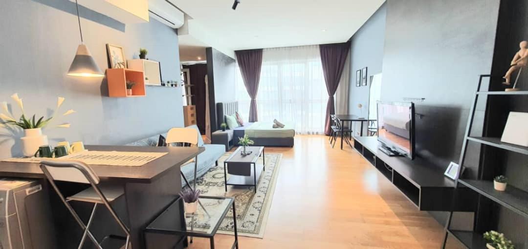 Regalia Suites Klcc View Rooftop Infinity Pool By Angkasa Homes Kuala Lumpur Extérieur photo